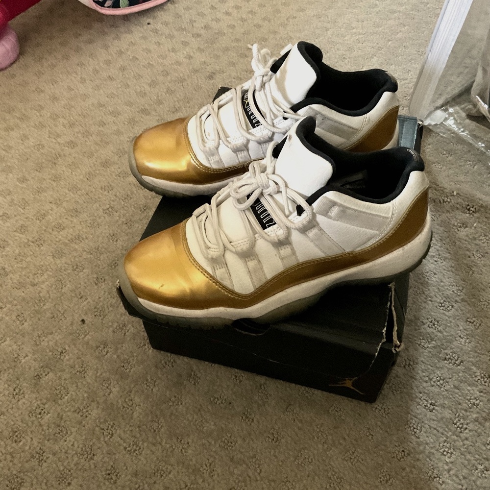 Air Jordan 11 Retro Low Closing Ceremony